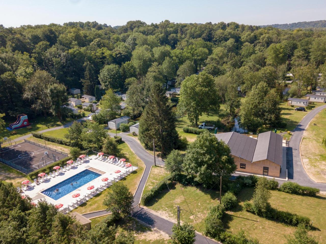 Camping Le Grand Paris Hotel Nesles-la-Vallée Exterior foto